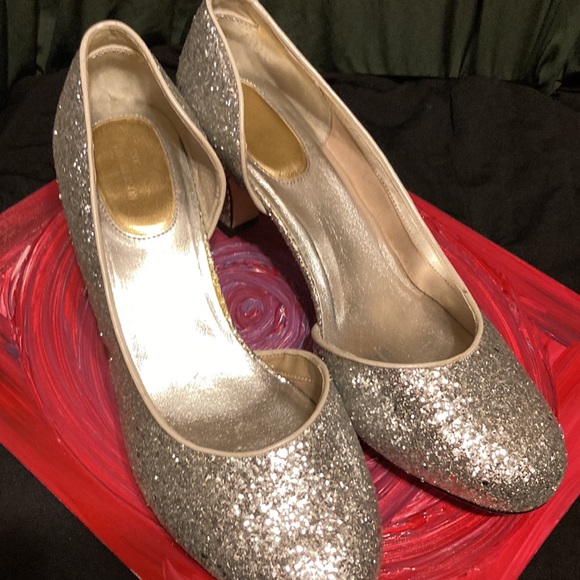 Heels - Picture 4 of 17